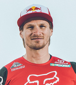 TADDY BŁAŻUSIAK